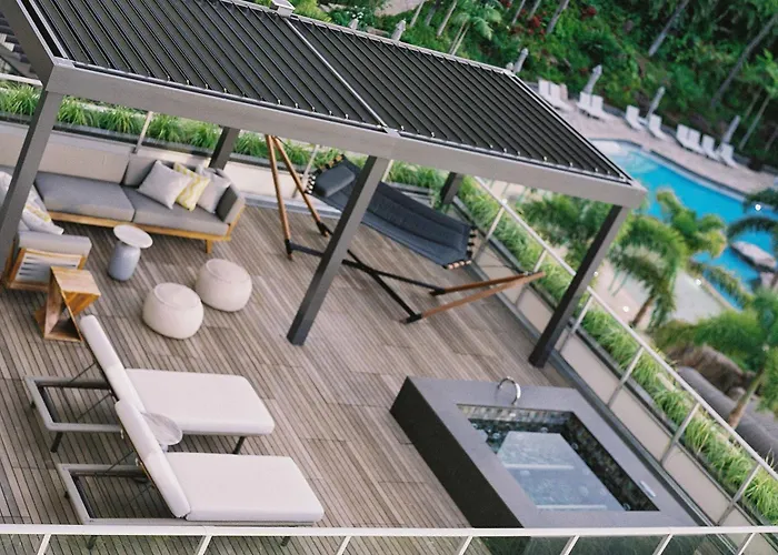 Oceanfront King Suite
